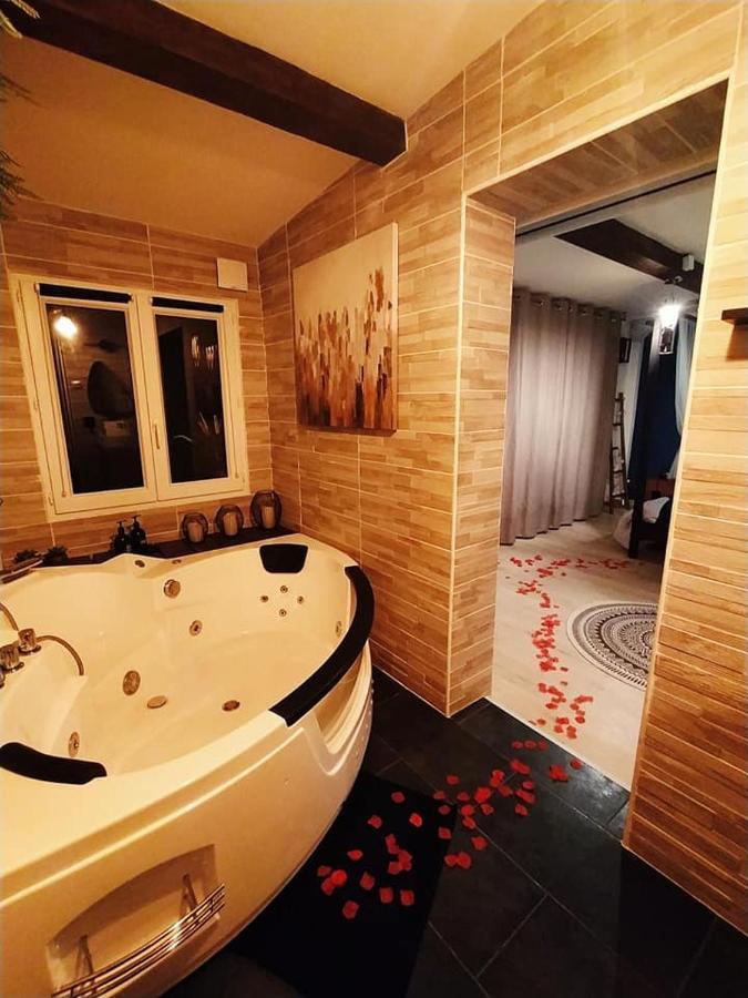 A L'Oree Des Pins - Gite Et Spa De 30 M2- Home Cinema Et Massage En Sup 屈热莱潘 外观 照片