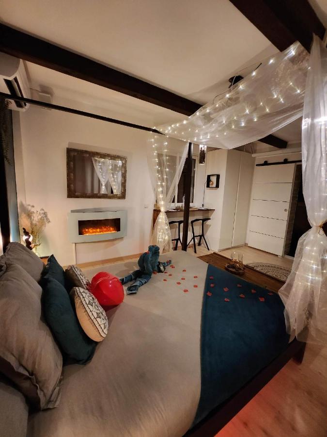 A L'Oree Des Pins - Gite Et Spa De 30 M2- Home Cinema Et Massage En Sup 屈热莱潘 外观 照片