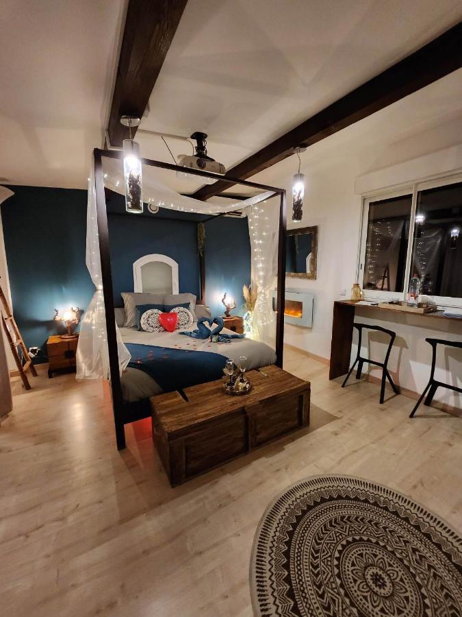A L'Oree Des Pins - Gite Et Spa De 30 M2- Home Cinema Et Massage En Sup 屈热莱潘 外观 照片